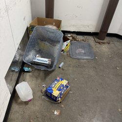 CubeSmart Self Storage - Garbage for days now.
