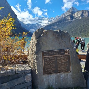 Lake Louise - Placard - Lakes Near Me - Lake Louise, Alberta Lake Louise - Placard - Lakes Near Me - Lake Louise, Alberta