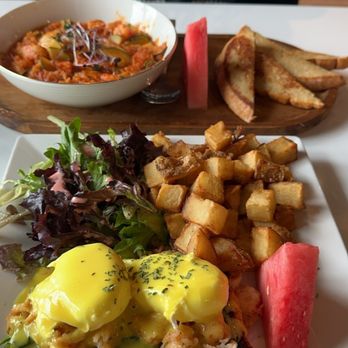 Bloom Bistro - Lobster Benedict - Bistros Near Me - Barrie, Ontario