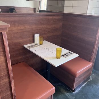 Dukes - Booth - Coffee & Tea Near Me - Ottawa, Ontario
