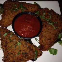 Mozzarella triangles. Not what id usually choose as an app but it was really good. Mozzarella triangles. Not what id usually choose as an app but it was really good.