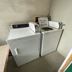Classic Inn - Clean laundry area