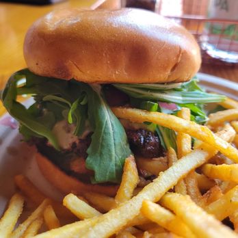 Migration Brewing - Burger special - Brewpubs Near Me - Portland, Oregon