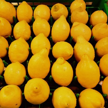 GelatoHouse - Lemons, basic ingredients for the Lemon sorbet - Ice Cream & Frozen Yogurt Near Me - Linköping, E GelatoHouse - Lemons, basic ingredients for the Lemon sorbet - Ice Cream & Frozen Yogurt Near Me - Linköping, E