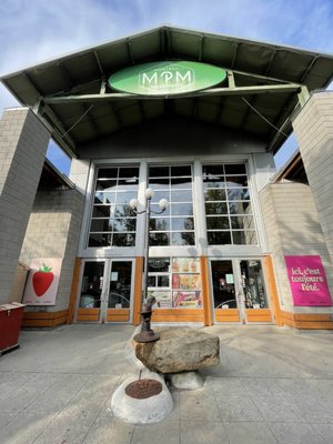 Maisonneuve Market by null