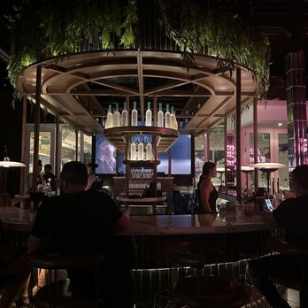 Giselle Miami - Bar Area - Mediterranean Near Me - Miami, Florida
