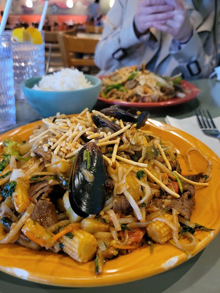 Food from HuHot Mongolian Grill