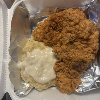 Brene’s Kitchen - Mash potatoes with Chicken Fried Chicken (gravy on the side ) - Pizza Near Me - Comfort, Texas Brene’s Kitchen - Mash potatoes with Chicken Fried Chicken (gravy on the side ) - Pizza Near Me - Comfort, Texas