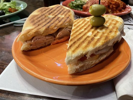 Romeo & Juliet’s Caffè & Bakery by null