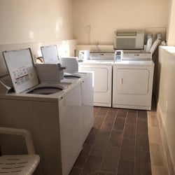 Budget Inn Express - Guest Laundry