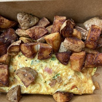 Cafe Weekend - Western Omelette - Breakfast & Brunch Near Me - Allston, Massachusetts