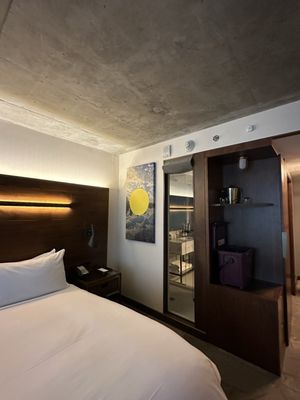 the DOUGLAS, Autograph Collection by null