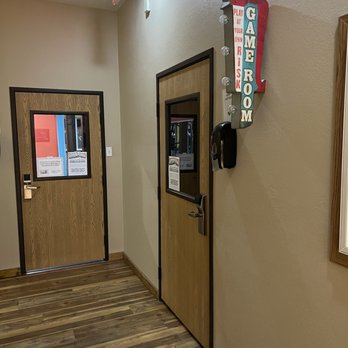 Bowman Lodge and Convention Center - Game room - Hotels Near Me - Bowman, North Dakota