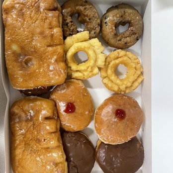 Evergreen Donuts - a variety of doughnuts in a box - Donuts Near Me - Lynnwood, Washington