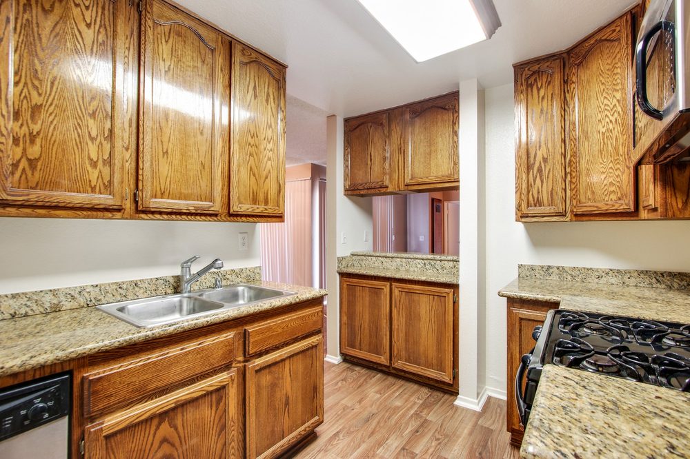 PARAMOUNT APARTMENTS Updated September 2024 28 Photos 13947