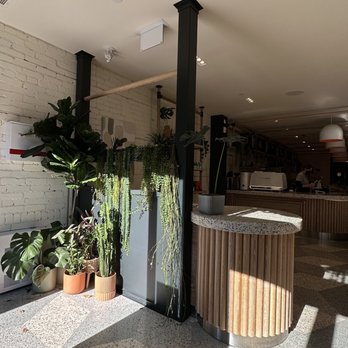 Cafe Paradise - the entrance to the restaurant - Italian Near Me - Toronto, Ontario