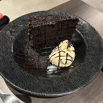 Buffalo Wild Wings - Chocolate cake - Chicken Wings Near Me - San Diego, California