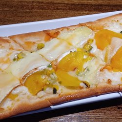 Union Jack's - Peach brie flatbread
