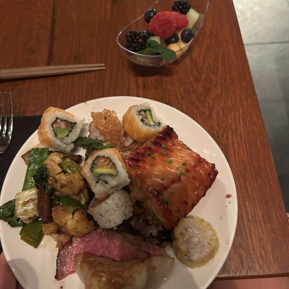 TAO Chicago Restaurant - Brunch buffet - Pan Asian Near Me - Chicago, Illinois