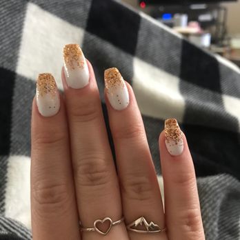 La Perla Nails & Spa - Nail Salons Near Me - Beavercreek, Ohio