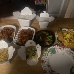 General Tso 's Chicken, Orange Chicken, Beef with Beef W. Broccoli, Crabmeat Rangoon, Roast Pork Egg Roll, Chicken Lo Mein General Tso 's Chicken, Orange Chicken, Beef with Beef W. Broccoli, Crabmeat Rangoon, Roast Pork Egg Roll, Chicken Lo Mein