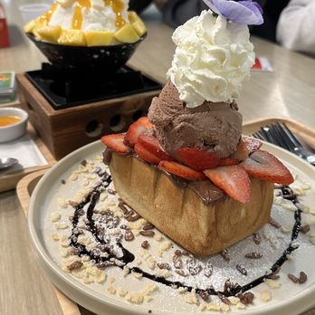 Coche Valley Dessert Cafe - Strawberry Nutella toast, mango cheesecake bingsu - Desserts Near Me - Seattle, Washington Coche Valley Dessert Cafe - Strawberry Nutella toast, mango cheesecake bingsu - Desserts Near Me - Seattle, Washington