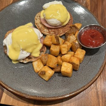 Toscana Italian Steakhouse - Traditional Eggs Benedict - Venues & Event Spaces Near Me - Amarillo, Texas
