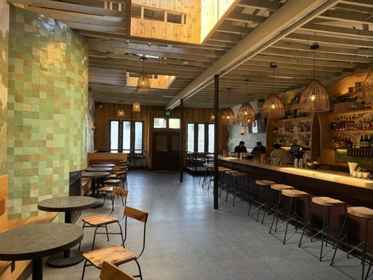 Bar Darling by null