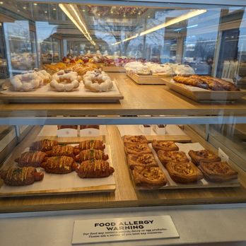 Paris Baguette - Pastry options - Bakeries Near Me - Midvale, Utah