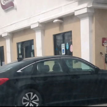 Stewart's Shops - Air machine with access blocked by a customer - Convenience Stores Near Me - Philadelphia, New York Stewart's Shops - Air machine with access blocked by a customer - Convenience Stores Near Me - Philadelphia, New York