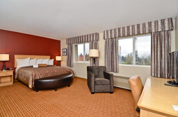 Clackamas Inn And Suites 16010 Se 82nd Dr Clackamas Or Hotels