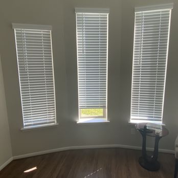 Coventry Homes - Installed wrong size blind that does reach bottom of window - Home Developers Near Me - Houston, Texas Coventry Homes - Installed wrong size blind that does reach bottom of window - Home Developers Near Me - Houston, Texas