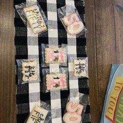 Dawn Makes Cakes