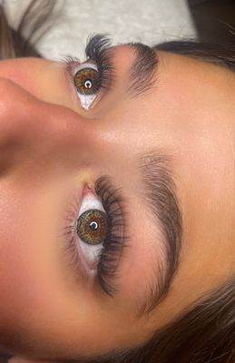 Eyelash & Brow Services - Offering a variety of eyelash sizes and brow services.