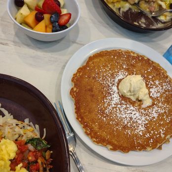 Lincoln Square Pancake House - German skillet, veggie skillet, fresh fruit and pancakes - Pancakes Near Me - Indianapolis, Indiana