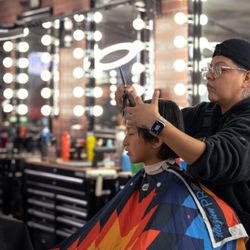 EightNine barbers - Chana: Master of her craft.