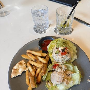 Spruzzo - Tuna fish on lettuce $27 - Bars Near Me - West Palm Beach, Florida Spruzzo - Tuna fish on lettuce $27 - Bars Near Me - West Palm Beach, Florida