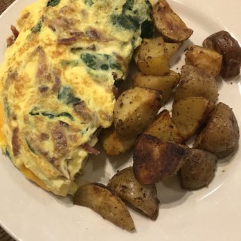 Cafe Raymond - Omelette with spinach bacon and cheddar. HUGE SIZE - Breakfast & Brunch Near Me - Pittsburgh, Pennsylvania