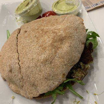 Carrot Express - Pita falafel sandwich! Excelente!!! - Salad Near Me - Coral Gables, Florida Carrot Express - Pita falafel sandwich! Excelente!!! - Salad Near Me - Coral Gables, Florida