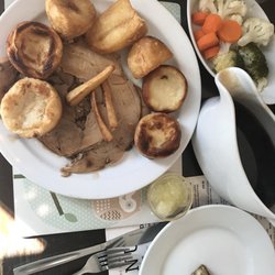 Earl Of Derby - Today, I had the Pork Sunday Roast. My plate is clean!