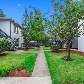 Capri Apartments - Grass and trees surround the walkways at charming Capri Apts. in Mountlake Terrace, WA - Apartments Near Me - Mountlake Terrace, Washington Capri Apartments - Grass and trees surround the walkways at charming Capri Apts. in Mountlake Terrace, WA - Apartments Near Me - Mountlake Terrace, Washington
