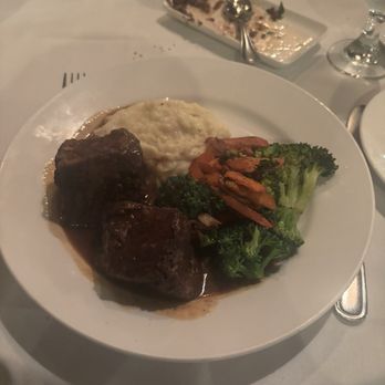 La Finestra - Braised short rib with mashed potatoes and vegetables - Italian Near Me - Moraga, California La Finestra - Braised short rib with mashed potatoes and vegetables - Italian Near Me - Moraga, California
