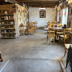 Triple G Cafe - Adjoining dining room