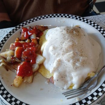 Pop's Diner - Kitchen sink omelet with home fries - American Near Me - Hendersonville, North Carolina Pop's Diner - Kitchen sink omelet with home fries - American Near Me - Hendersonville, North Carolina