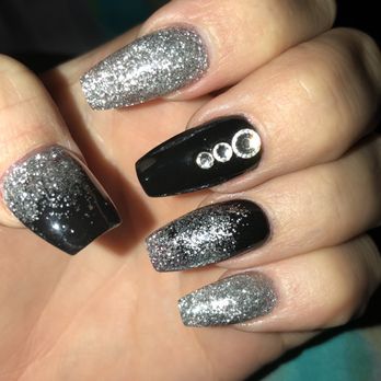 Genuwynn Nail Art - Simple black & silver glitter - Nail Salons Near Me - Cartersville, Georgia Genuwynn Nail Art - Simple black & silver glitter - Nail Salons Near Me - Cartersville, Georgia