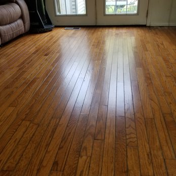 Melvin’s Floor Specialists - family room - Flooring Near Me