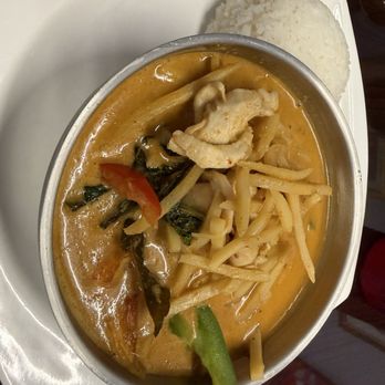 Tin House - Chicken Red Curry - Thai Near Me - Greensboro, Georgia Tin House - Chicken Red Curry - Thai Near Me - Greensboro, Georgia