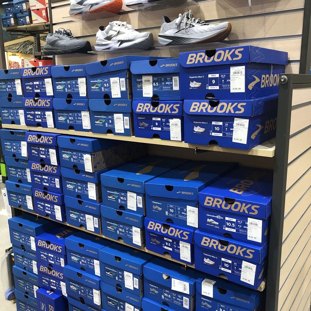 Sun & Ski Sports - Brooks - Outdoor Gear Near Me - Grapevine, Texas Sun & Ski Sports - Brooks - Outdoor Gear Near Me - Grapevine, Texas