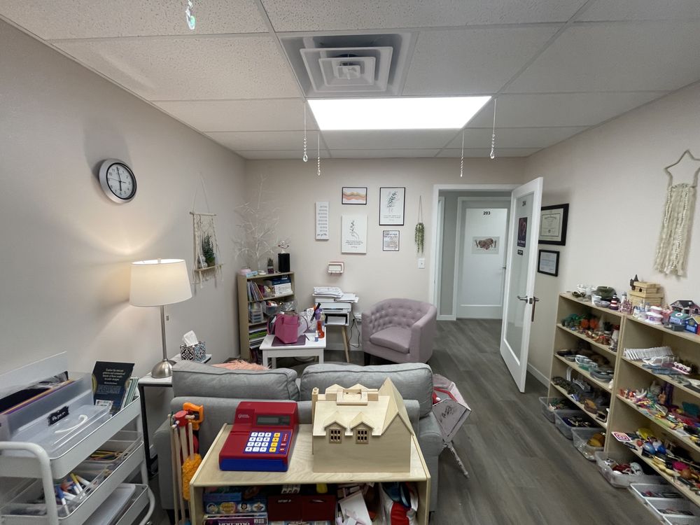 Play Therapy Solutions - grief counselor in Coralville, IA