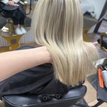 Ellie’s Secret Salon - Dimensional blond with sheen - Hair Stylists Near Me - Irvine, California Ellie’s Secret Salon - Dimensional blond with sheen - Hair Stylists Near Me - Irvine, California